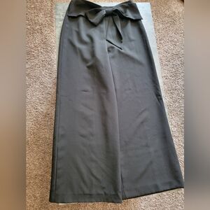 Antonio Melani Wide leg cropped pants w/bow waist sz8